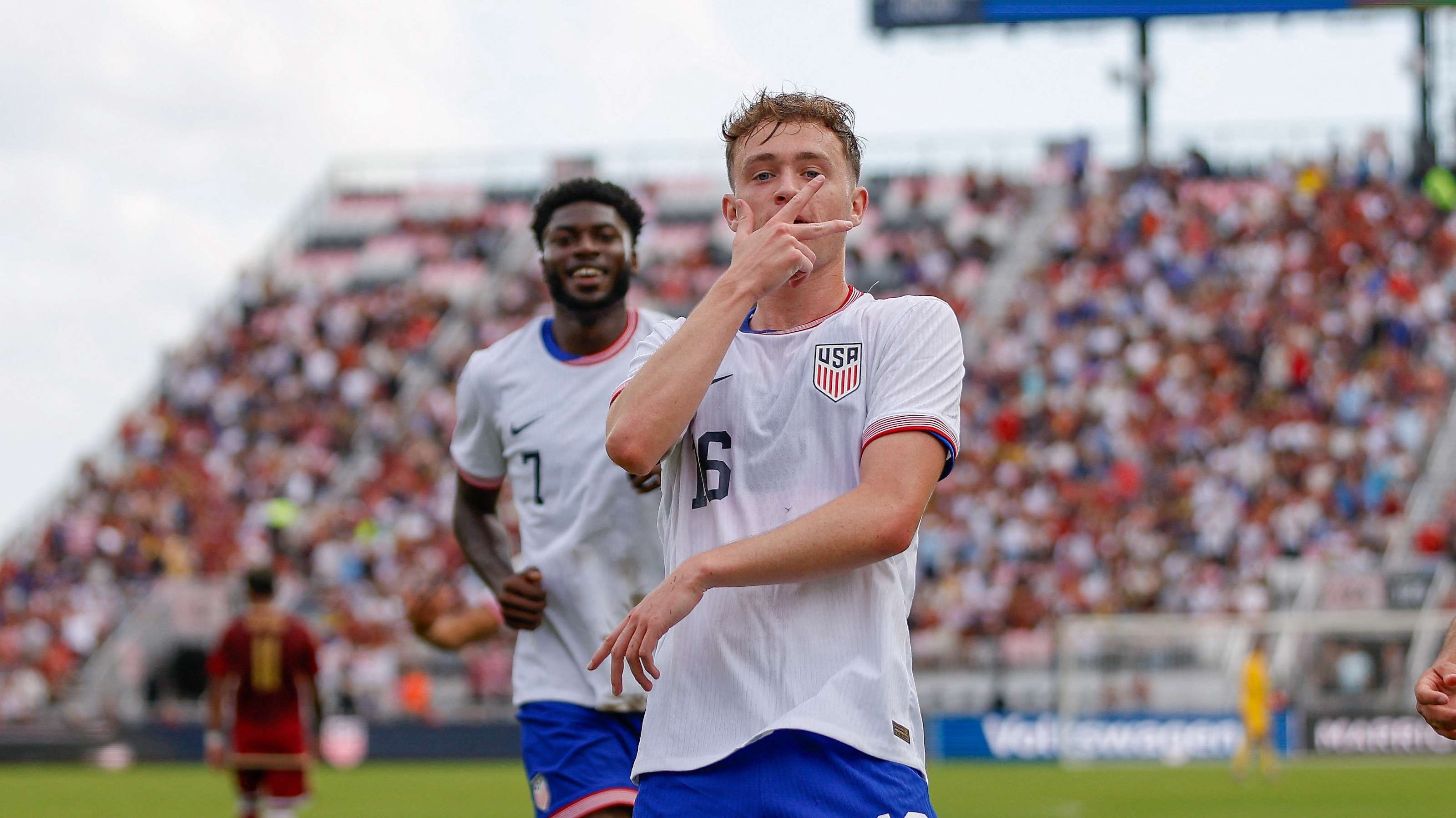 B費力薦21歲葡萄牙新星拉莫斯 曝曼聯已提交8000萬英鎊報價！.